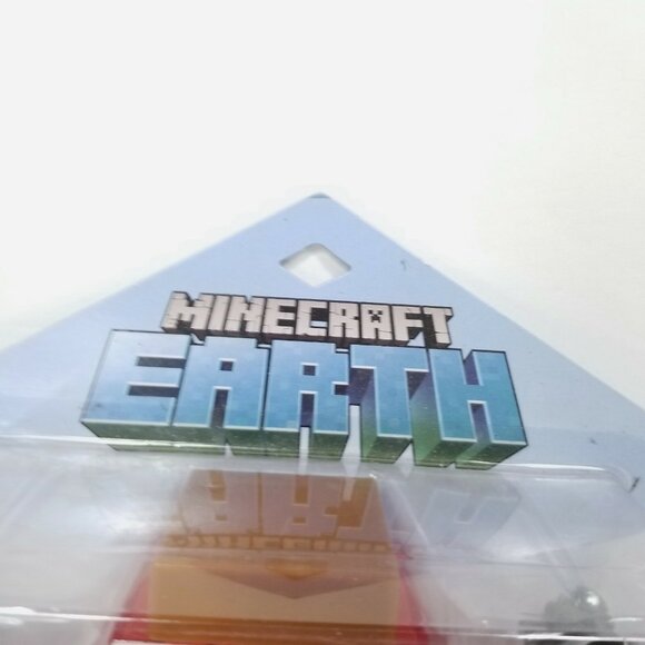 Minecraft Earth Carry Along Potion Case With Figure Set Mojang NEW - Picture 2 of 6